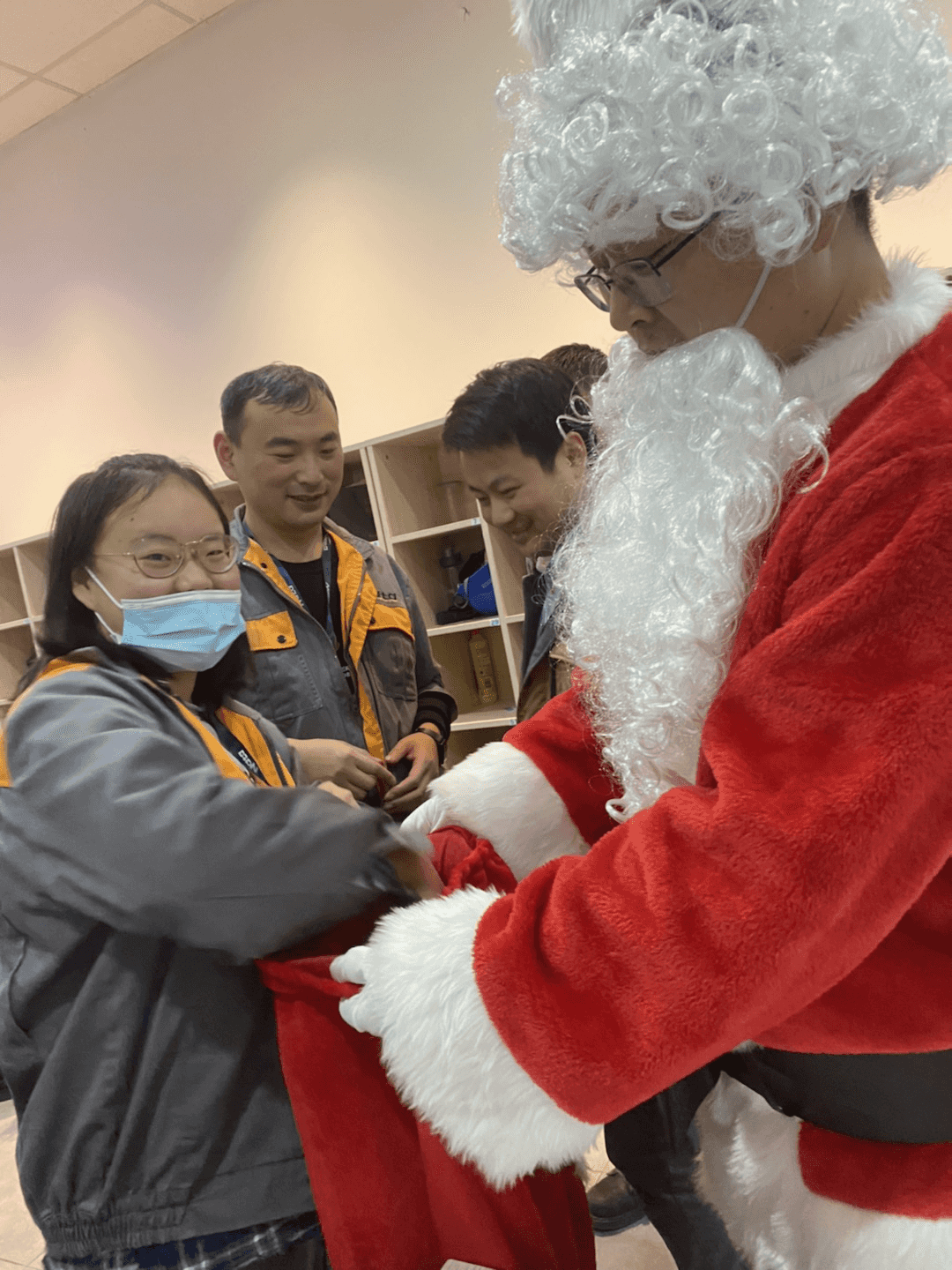 苏州工厂圣诞活动(图5) 苏州工厂圣诞活动(图5)